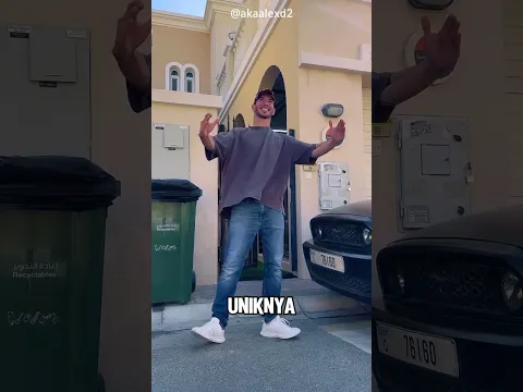 Pria Ini Bisa Membuat Tubuhnya Jadi Seperti Patung 😳