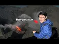 Lagu Aku Nyoba Naik ke Puncak Gunung Berapi yg Masih Aktif!