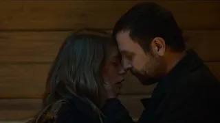 طالبة تقع فى عشق أستاذها وبتغلط معاه وبتكتشف بعد كده انه أستغلها عشان يرجع حبه القديم 