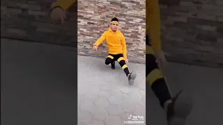 ناس يرقصون على مهرجان كوكب القرود غناء المشاغب و ميدو تفاحه 