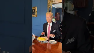 This Really Is The Only Way You Should Be Eating A Banana Williamhanson Etiquette Food 