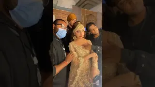 alizeh shah unseen video with makeup artist makeup artist keeping hands in alizeh shah boobs 
