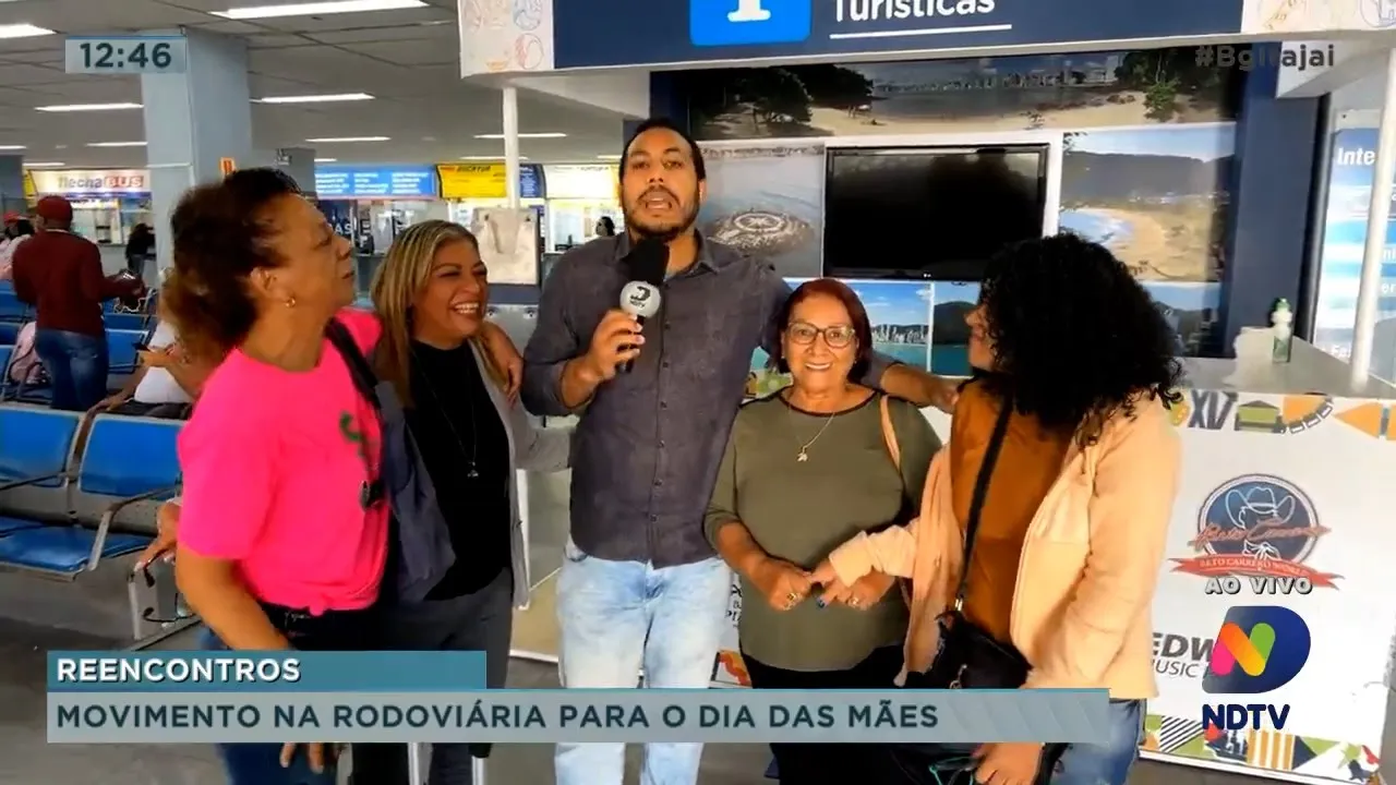 Movimento na rodoviária para o Dia das Mâes