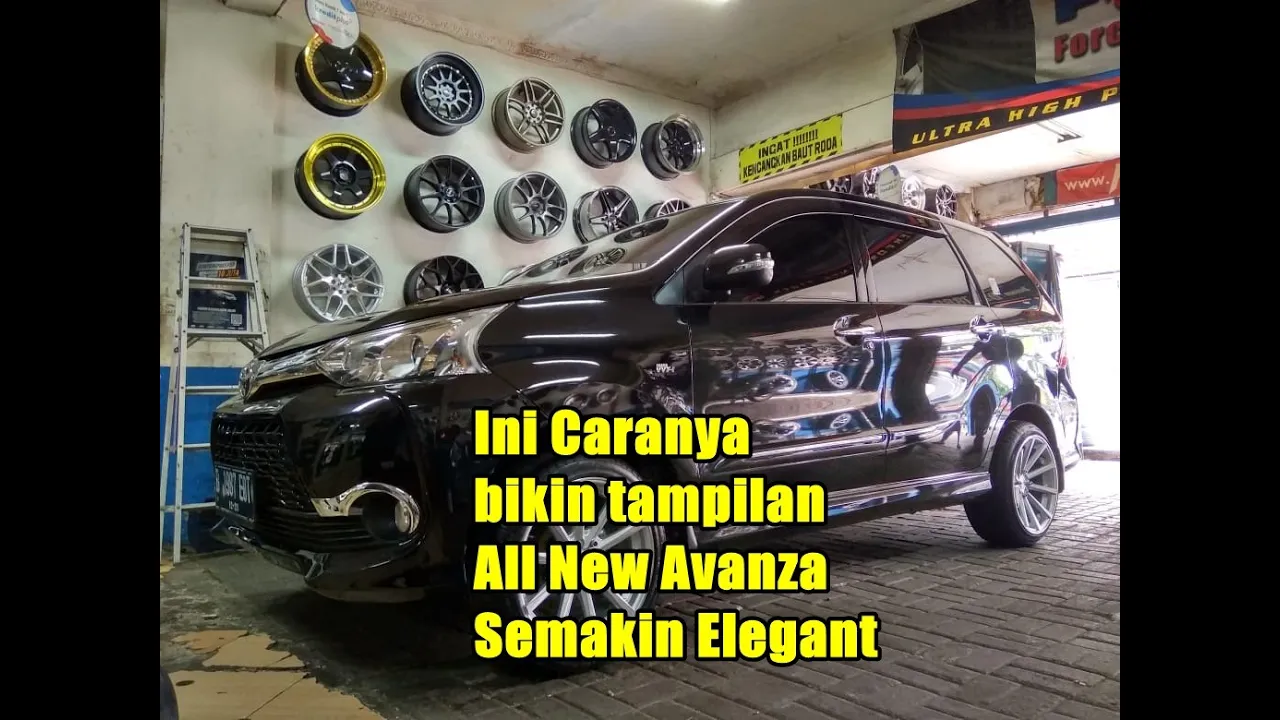 Modifikasi Mobil New Toyota Yaris Pakai Velg HSR Wheel tipe Borgo 8081 Ring 17