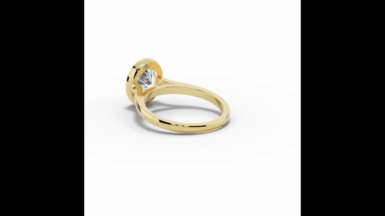 Oval Lumière Bezel Solitaire