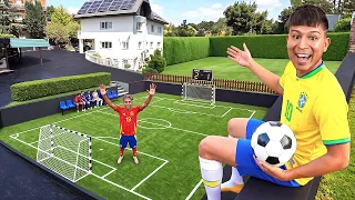 Construí Un Estadio de Fútbol En Mi Casa..