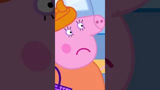 First Class Carriage PeppaPig Shorts 