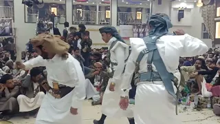 شاهد واحكم بنفسك    اقوى واروع  مرقصي برع في اليمن     حارثية  في عرس أخوته   هادي شراح   دندنها