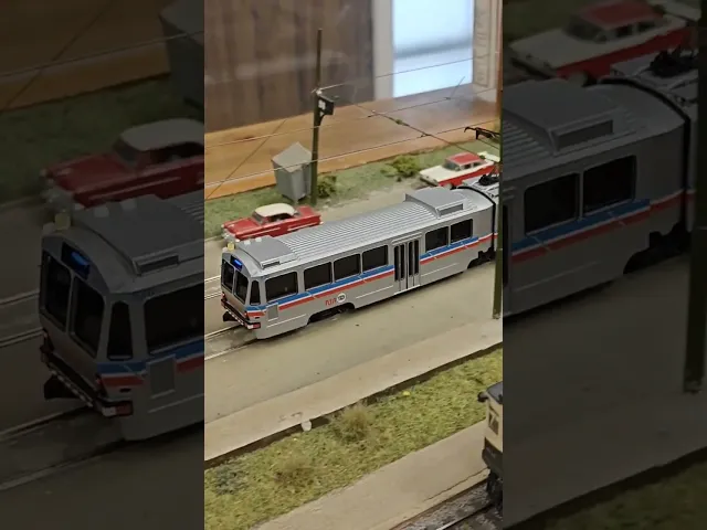 HO Scale Cleveland RTA Breda LRV (Blue/Green Lines) - Shell and Chassis video thumbnail