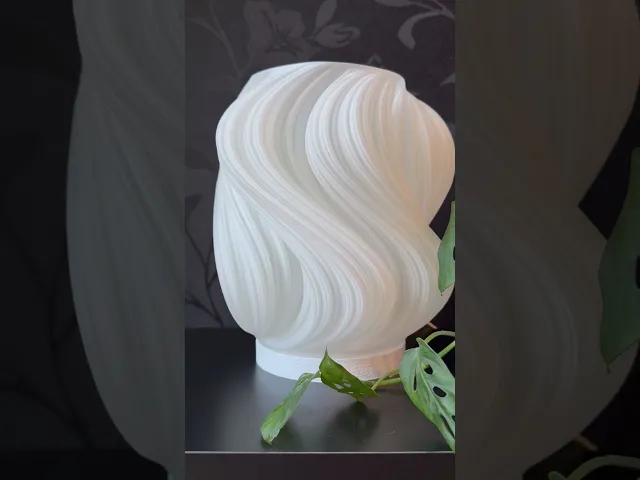 Brisa Lamp video thumbnail