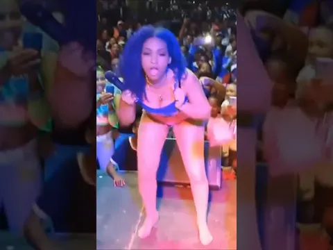 yo haciendo mis loqueras en tarima