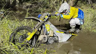 Enduro - Saving a Drowned Husqvarna with a Portable Washer