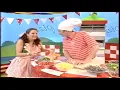 Download Lagu Playdays - Pizza At The Tent Stop