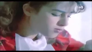 سيمون انا حرة واموت في الحرية اغنية السحلية فيلم يوم حلو ويوم مر 