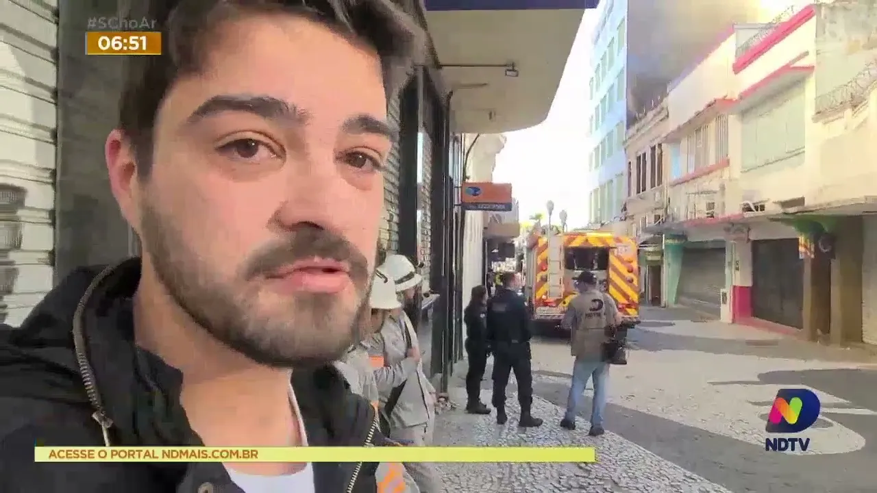 Incêndio, no centro da Capital, atinge prédio comercial