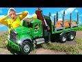 Download Lagu De BRUDER-houttransporteur kwam het benzinevoertuig, de politieauto, de betonmixer en andere speelgo