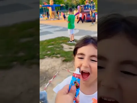 مغامرة الشوكولاتة مع الجد العجوز والأطفال! 🍫😂