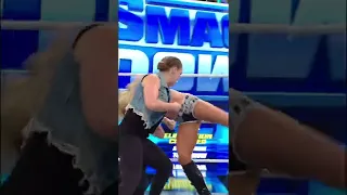 روندا راوزي الصاخبة تركض Short 