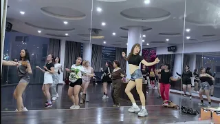 ĐỨNG TRÊN LẦU 20 CỦA TÒA CAO ỐC | XOTIT CHOREOGRAPHY | XOTIT TEAM