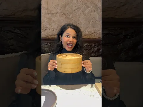 Virat Kohli VS Yuvraj Singh Restaurant Dumplings Challenge 😱 | Celebrity Restaurant Review #shorts