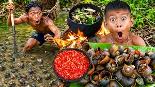 Catching and Cooking Giant River Snails with Super Spicy Chili Sauce