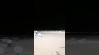 ما اجمل السهر في البحر والموسيقى الجو رائع وجميل جدا 