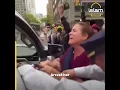 Lagu Israeli woman tries to snatch keffiyeh from anti-Zionist Jew