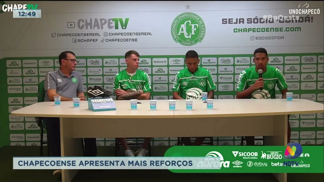 Chapecoense apresenta mais reforços