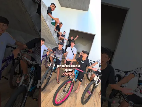 Professora que conta é essa? 🚲😂#comedy #bike #viral #fyp #244