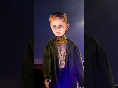 This Giant Puppet Is Nightmare Fuel! 😳🎃