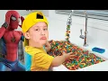 Download Lagu Una máquina expendedora de dulces de superhéroes | Canciones de superhéroes | BooTiKaTi Show ESP