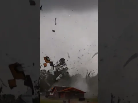 Tornado tears through Missouri Would you be this close? #tornado #naturaldisaster