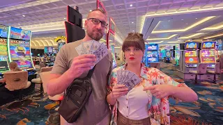 EPIC Husband Vs Wife Slot Machine Battle in Las Vegas