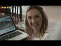 بياخد صاحبه يعيش معاه في البيت ولكنه في المقابل بيقع في حب والدته ملخص فيلم
