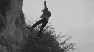 انا يلي داويت جروحك وبيدي قتلت روحي 