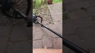 How to remove hed of black max string trimer