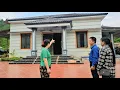 Download Lagu Thu took Chu to meet the landlady to see the house that Thu had found for him.