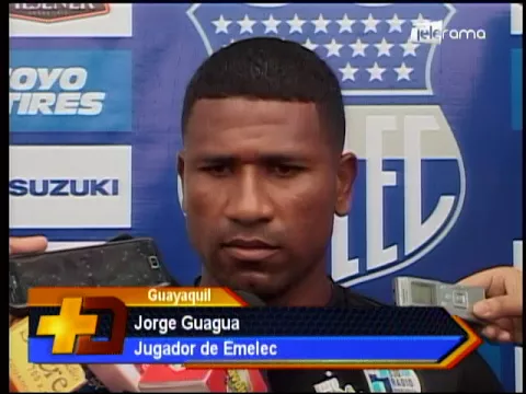 Emelec entrenó en parque Samanes bajo intensa lluvia