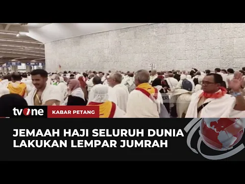 Para Jemaah Haji Kumpulkan Kerikil untuk Melempar Jumrah