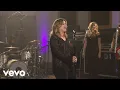Download Lagu Kelly Clarkson - My Life Would Suck Without You (Walmart Soundcheck 2009)