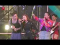Download Lagu YANG PENTING HAPPY - ANISA BAHAR NYANYI BARENG SUAMINYA DAN ANAKNYA - DI SYNCHRONIZE FEST 2025