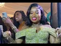 Lagu Energetic Bride dances to Segun Johnson’s performance of Sia Pawon