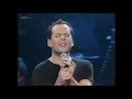 Download Lagu Bruce Willis with The Temptations - Under the Boardwalk [TOTP 1987]
