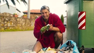 مراته بترميه في الشارع علشان فقير بس فجاة بيكسب 30 مليون دولار و كل حاجة بتتغير 