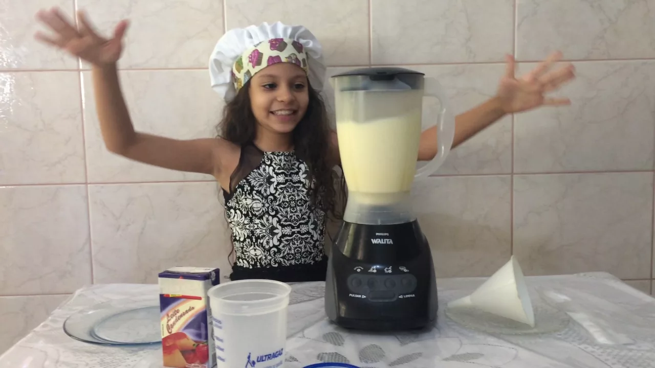 Hoje vou ensinar as melhores receitas de geladinho, também conhecido como chup-chup, sacolé, dindin . 