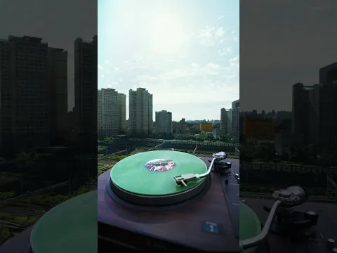 two new looks for the collection 👀 GREENGREEN_playextended (Vinyl ver.) pre-order now open