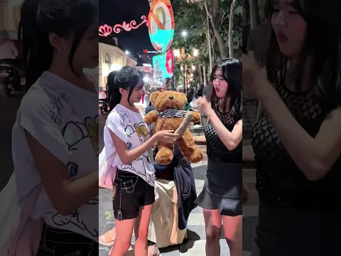 Prank Entrusting a Cute Teddy Bear to a Beautiful Lady Has the Sweetest Ending