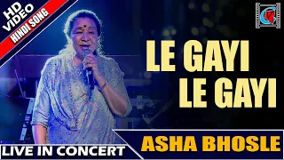 le gayi le gayi dil to pagal hai shahrukh khan karisma kapoor live performence by asha bhosle
