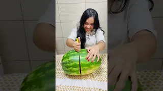 شفا والبطيخه الحمراء  شفا والبطيخه الحمراء