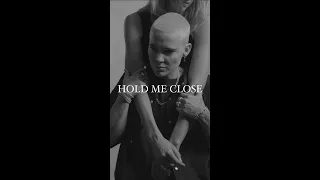 HOLD ME CLOSE - Roxane Bruneau | Vidéoclip officiel